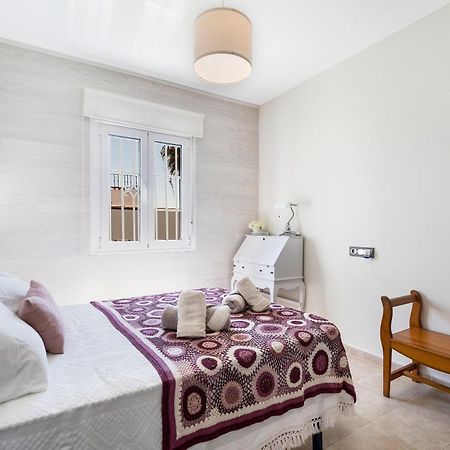 Casa Las Golondrinas-Solo Familias Chiclana de la Frontera Dış mekan fotoğraf